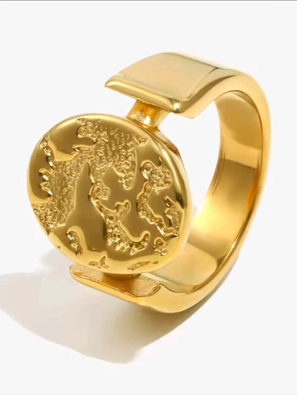 18K Gold plated Lion Crest Signet Ring